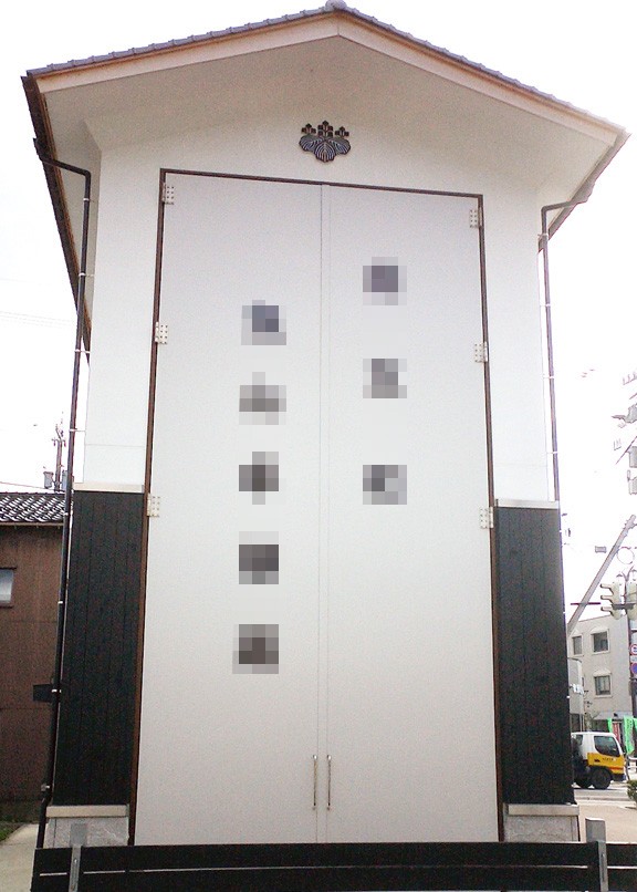 山車収納 大型扉