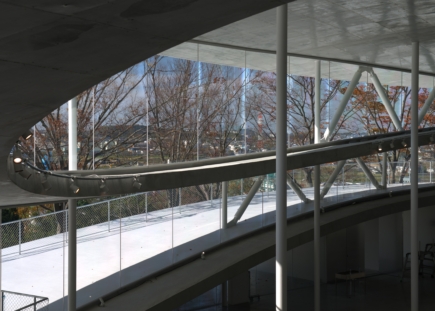 カーテンウォール