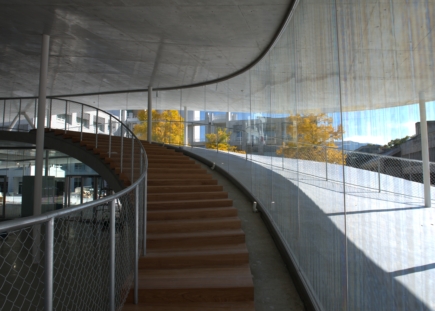 カーテンウォール