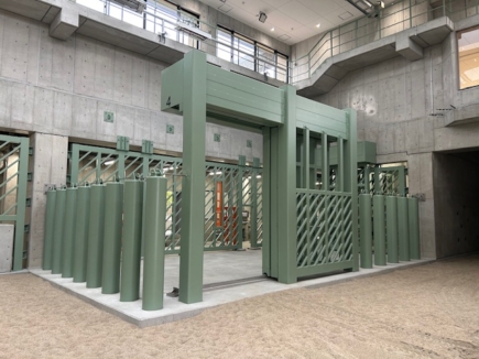 大型電動扉・鉄柱柵